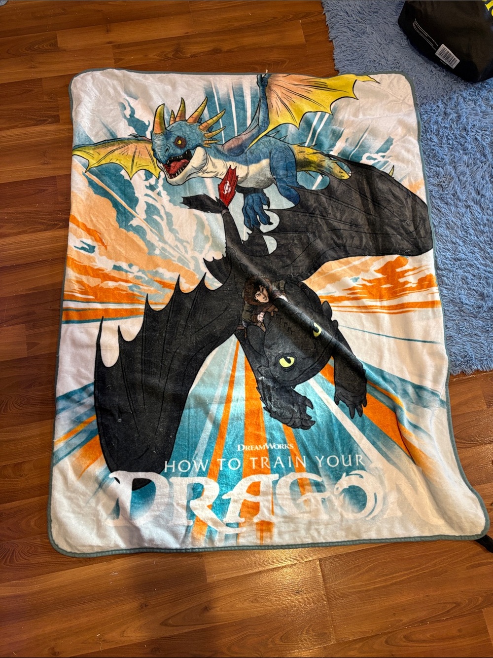 How to Train Your Dragon throw blanket